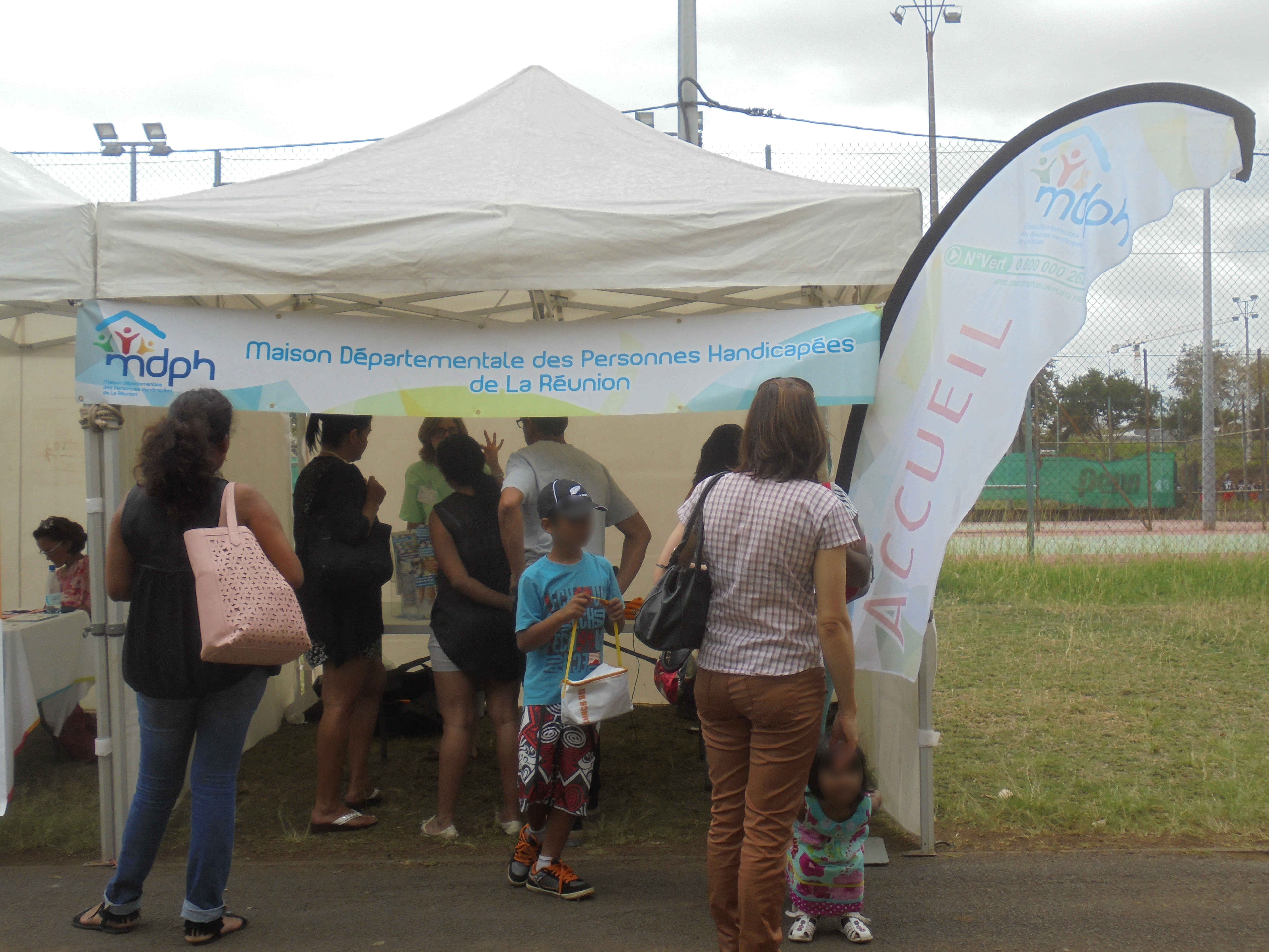 Photo Journee Nationale des Dys 2015 - 16 - Stand Maison Departemental des Personnes Handicapees.JPG